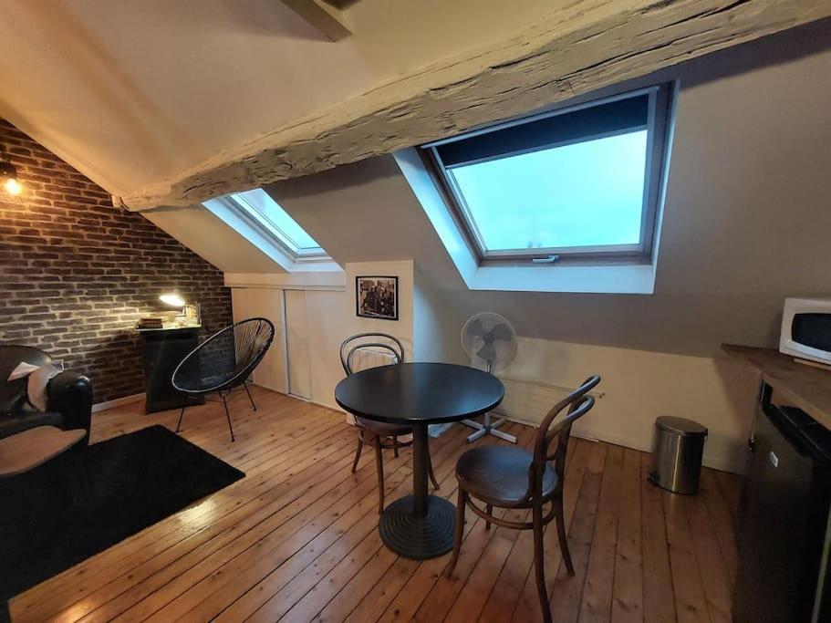Loft, Proche Centre-ville Et Gare. Apartment